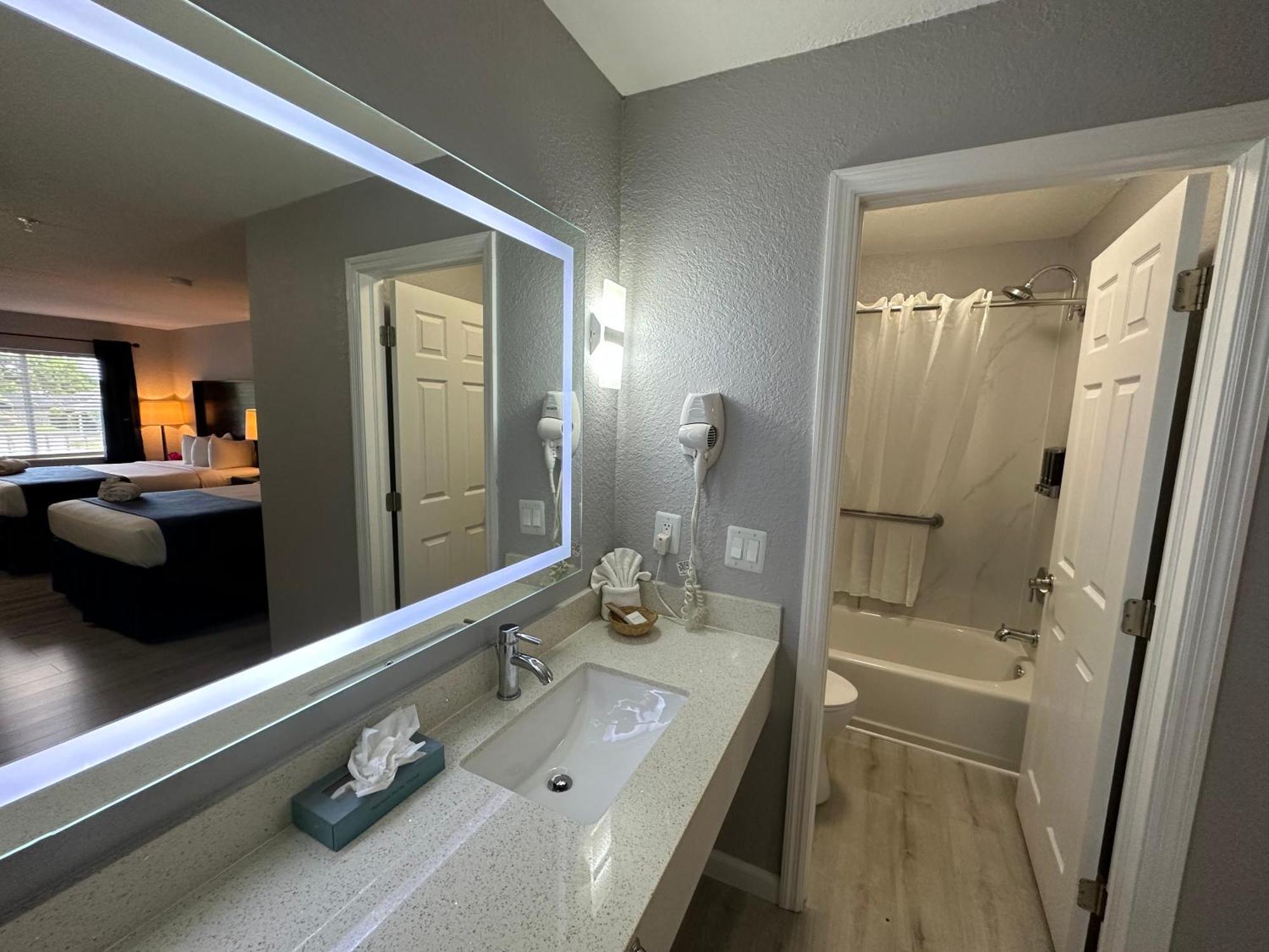 Lantern Inn&Suites - Sarasota Extérieur photo
